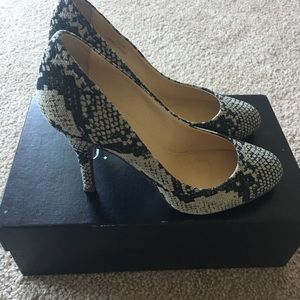 Jcrew Mona printed snakeskin pump size 8